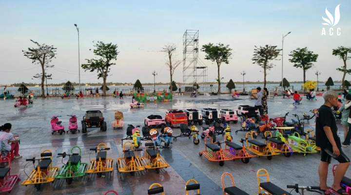 Quảng trường công viên Sông Hậu